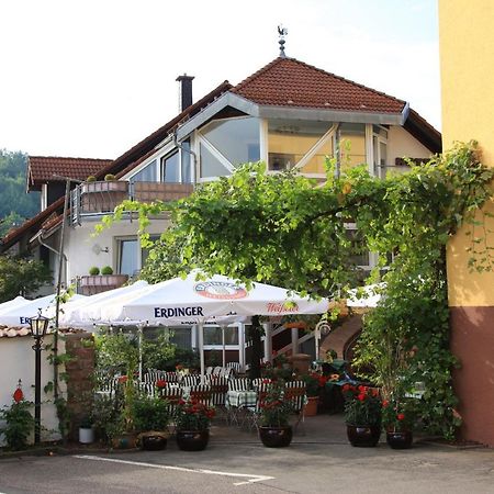 Hotel- Restaurant Zum Schwan Waldfischbach-Burgalben 外观 照片
