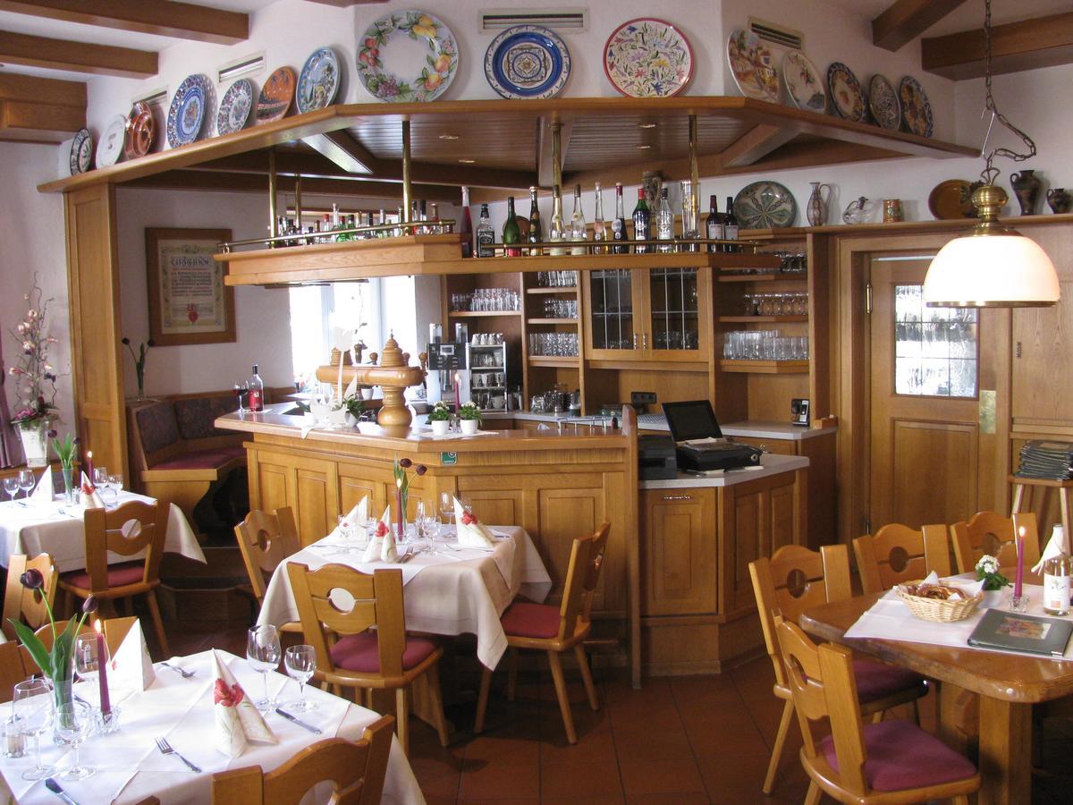 Hotel- Restaurant Zum Schwan Waldfischbach-Burgalben 外观 照片