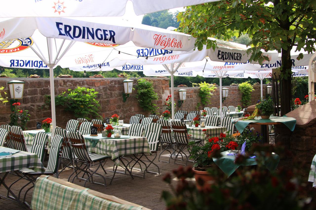 Hotel- Restaurant Zum Schwan Waldfischbach-Burgalben 外观 照片
