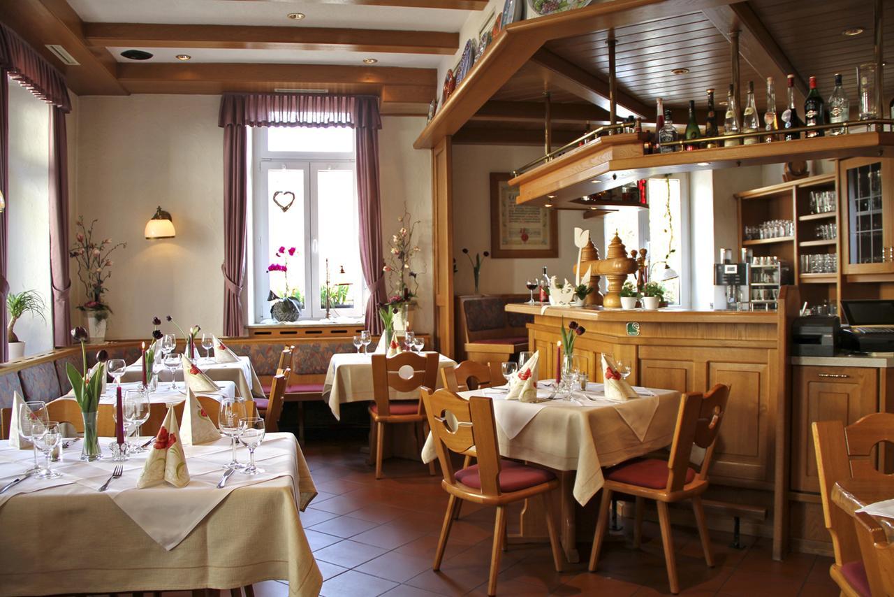 Hotel- Restaurant Zum Schwan Waldfischbach-Burgalben 外观 照片