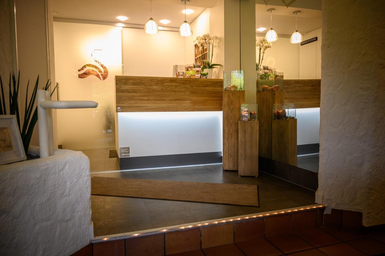Hotel- Restaurant Zum Schwan Waldfischbach-Burgalben 外观 照片